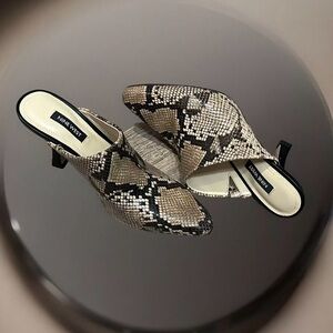 Nine West “Ciao” Snake Leather Mule Pumps 6 1/2 Medium  Excellent Condition!!!